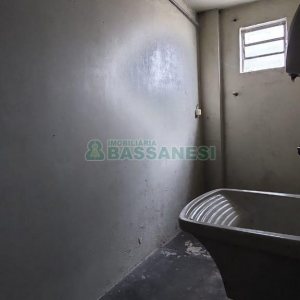 Pavilhão com 550m², no bairro Fatima em Caxias do Sul para Alugar