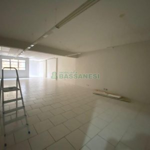 Sala com 90m², no bairro Centro em Caxias do Sul para Alugar