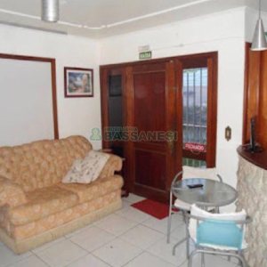 Casa Mobiliada com 600m², 11 dormitórios, 6 vagas, no bairro Salgado Filho em Caxias do Sul para Alugar