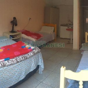 Casa Mobiliada com 600m², 11 dormitórios, 6 vagas, no bairro Salgado Filho em Caxias do Sul para Alugar