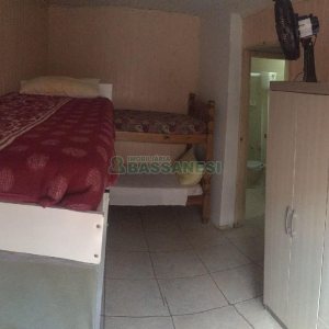 Casa Mobiliada com 600m², 11 dormitórios, 6 vagas, no bairro Salgado Filho em Caxias do Sul para Alugar