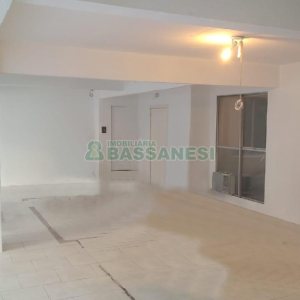 Sala com 164m², no bairro Centro em Caxias do Sul para Alugar ou Comprar