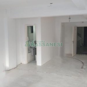 Sala com 164m², no bairro Centro em Caxias do Sul para Alugar ou Comprar
