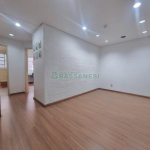 Sala Mobiliada com 65m², no bairro Centro em Caxias do Sul para Alugar ou Comprar