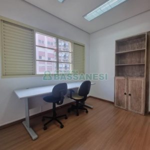Sala Mobiliada com 65m², no bairro Centro em Caxias do Sul para Alugar ou Comprar