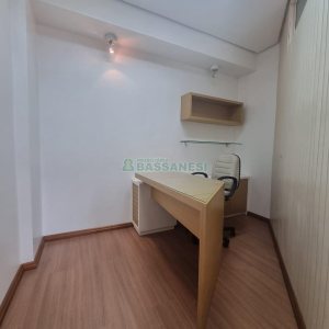 Sala Mobiliada com 65m², no bairro Centro em Caxias do Sul para Alugar ou Comprar