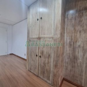 Sala Mobiliada com 65m², no bairro Centro em Caxias do Sul para Alugar ou Comprar