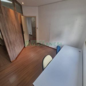 Sala Mobiliada com 65m², no bairro Centro em Caxias do Sul para Alugar ou Comprar
