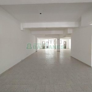 Loja com 190m², 2 vagas, no bairro Centro em Caxias do Sul para Comprar