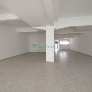 Loja com 190m², 2 vagas, no bairro Centro em Caxias do Sul para Comprar