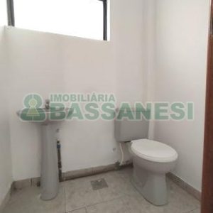 Loja com 190m², 2 vagas, no bairro Centro em Caxias do Sul para Comprar