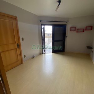 Apartamento com 66m², 2 dormitórios, 1 vaga, no bairro Pio X em Caxias do Sul para Comprar