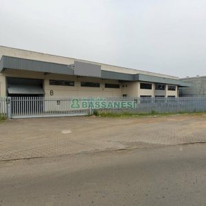 Pavilhão com 3112m², no bairro Santa Lúcia em Caxias do Sul para Alugar