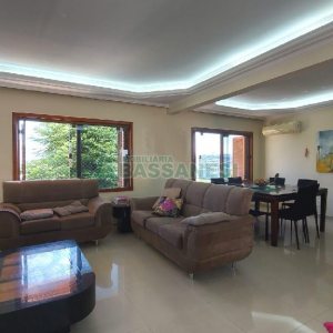 Casa Mobiliada com 318m², 4 dormitórios, 2 vagas, no bairro Sagrada Família em Caxias do Sul para Alugar