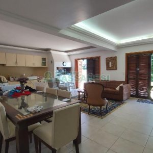 Casa Mobiliada com 318m², 4 dormitórios, 2 vagas, no bairro Sagrada Família em Caxias do Sul para Alugar