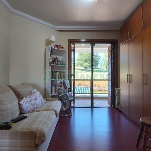 Casa Mobiliada com 318m², 4 dormitórios, 2 vagas, no bairro Sagrada Família em Caxias do Sul para Alugar