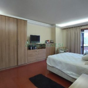 Casa Mobiliada com 318m², 4 dormitórios, 2 vagas, no bairro Sagrada Família em Caxias do Sul para Alugar