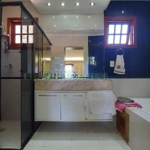 Casa Mobiliada com 318m², 4 dormitórios, 2 vagas, no bairro Sagrada Família em Caxias do Sul para Alugar