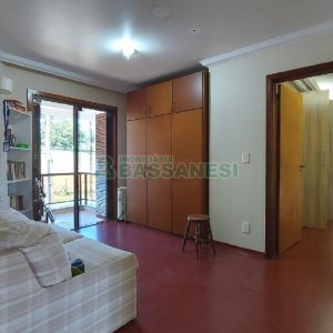 Casa Mobiliada com 318m², 4 dormitórios, 2 vagas, no bairro Sagrada Família em Caxias do Sul para Alugar