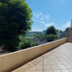 Casa Mobiliada com 318m², 4 dormitórios, 2 vagas, no bairro Sagrada Família em Caxias do Sul para Alugar