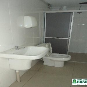 Loja com 320m², no bairro São Pelegrino em Caxias do Sul para Alugar