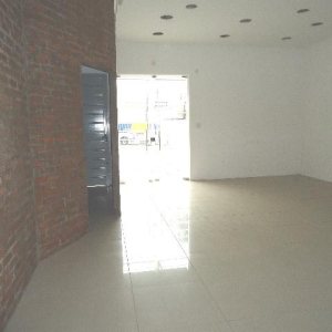 Loja com 320m², no bairro São Pelegrino em Caxias do Sul para Alugar