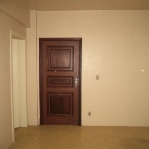 Sala com 21m², no bairro Centro em Caxias do Sul para Alugar