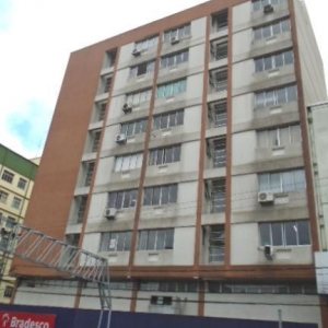 Sala com 21m², no bairro Centro em Caxias do Sul para Alugar