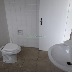 Sala com 21m², no bairro Centro em Caxias do Sul para Alugar