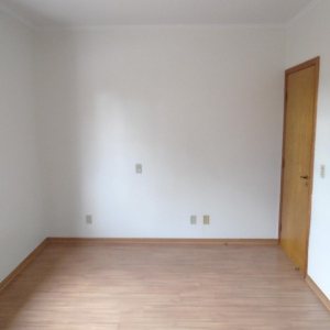 Apartamento com 130m², 3 dormitórios, 1 vaga, no bairro Madureira em Caxias do Sul para Alugar