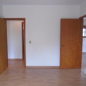 Apartamento com 130m², 3 dormitórios, 1 vaga, no bairro Madureira em Caxias do Sul para Alugar