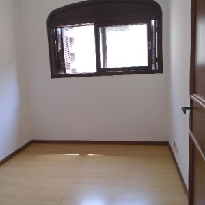 Apartamento com 140m², 3 dormitórios, 1 vaga, no bairro Centro em Caxias do Sul para Alugar