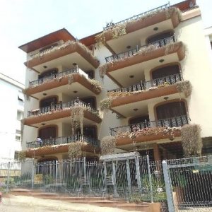 Apartamento com 140m², 3 dormitórios, 1 vaga, no bairro Centro em Caxias do Sul para Alugar