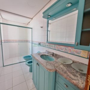 Apartamento com 190m², 3 dormitórios, 2 vagas, no bairro Rio Branco em Caxias do Sul para Comprar