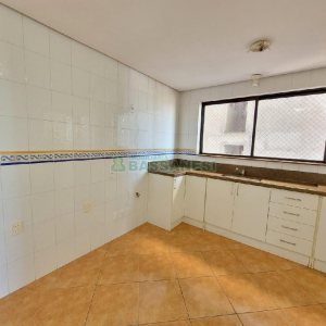 Apartamento com 190m², 3 dormitórios, 2 vagas, no bairro Rio Branco em Caxias do Sul para Comprar