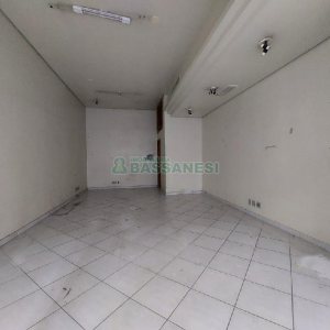 Loja com 40m², no bairro Centro em Caxias do Sul para Alugar