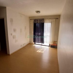 Apto Mobiliado com 60m², 2 dormitórios, 1 vaga, no bairro Sagrada Família em Caxias do Sul para Comprar