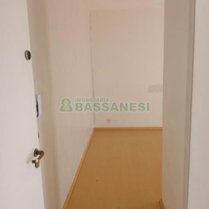 Apto Mobiliado com 60m², 2 dormitórios, 1 vaga, no bairro Sagrada Família em Caxias do Sul para Comprar