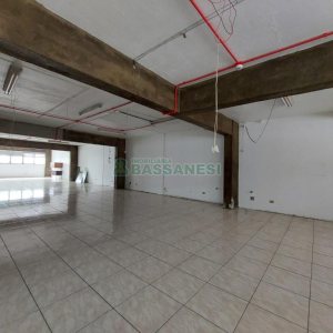 Sala com 240m², no bairro Centro em Caxias do Sul para Alugar