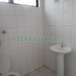 Sala com 118m², 2 vagas, no bairro Centro em Caxias do Sul para Comprar