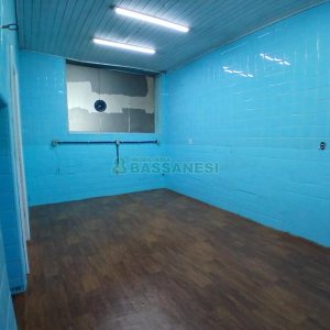 Sala com 400m², no bairro Centro em Caxias do Sul para Alugar