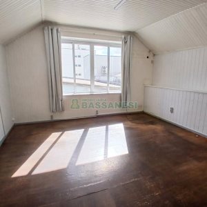 Sala com 400m², no bairro Centro em Caxias do Sul para Alugar