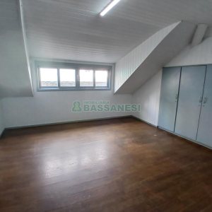 Sala com 400m², no bairro Centro em Caxias do Sul para Alugar