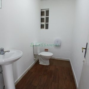 Sala com 400m², no bairro Centro em Caxias do Sul para Alugar
