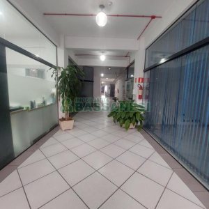 Loja com 53m², 2 vagas, no bairro Centro em Caxias do Sul para Alugar ou Comprar