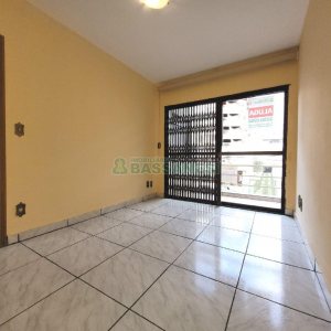 Apartamento com 78m², 2 dormitórios, 1 vaga, no bairro Centro em Caxias do Sul para Alugar