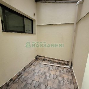 Apartamento com 78m², 2 dormitórios, 1 vaga, no bairro Centro em Caxias do Sul para Alugar