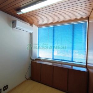 Sala com 42m², 1 vaga, no bairro Centro em Caxias do Sul para Comprar