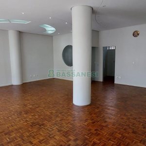 Loja com 87m², no bairro Centro em Caxias do Sul para Comprar