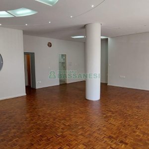 Loja com 87m², no bairro Centro em Caxias do Sul para Comprar